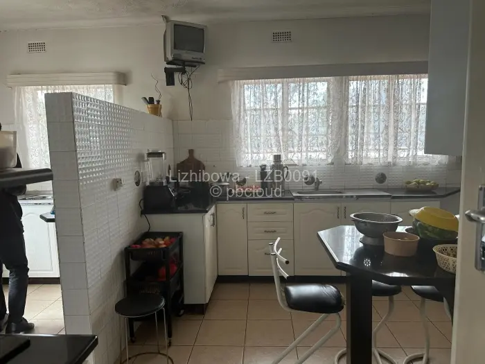 5 Bedroom House for Sale in Gunhill, Harare