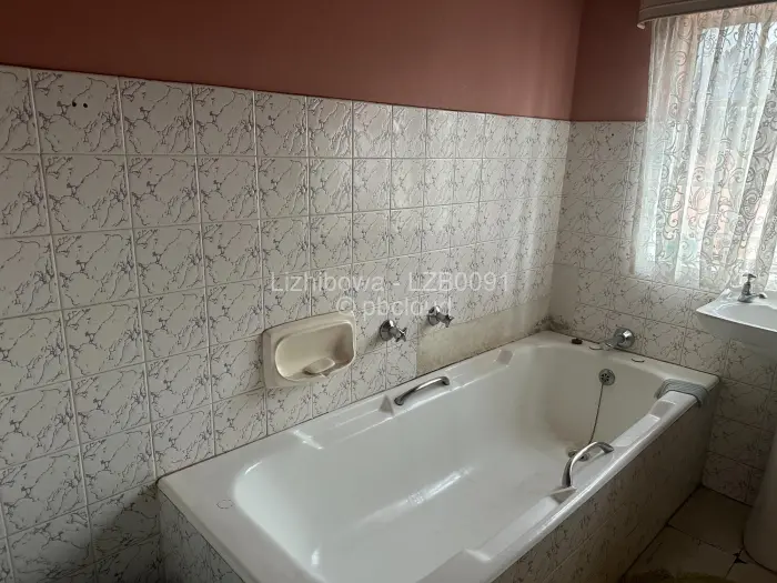 5 Bedroom House for Sale in Gunhill, Harare