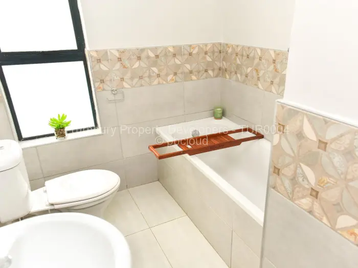 Townhouse/Cluster to Rent in Meyrick Park, Harare