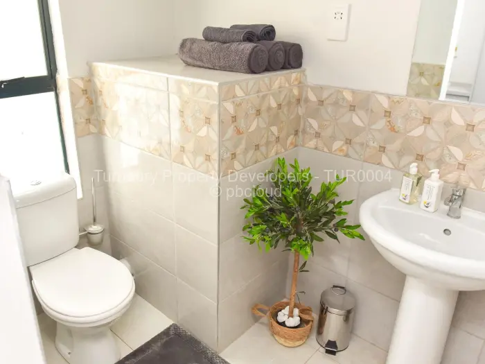 Townhouse/Cluster to Rent in Meyrick Park, Harare