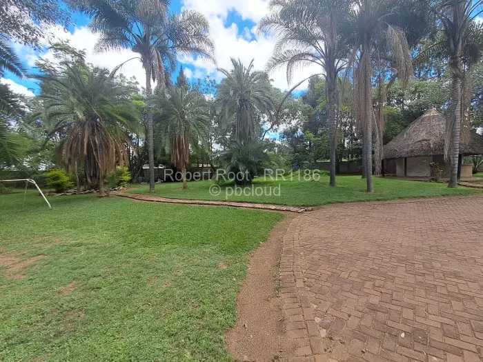 4 Bedroom House to Rent in Borrowdale, Harare