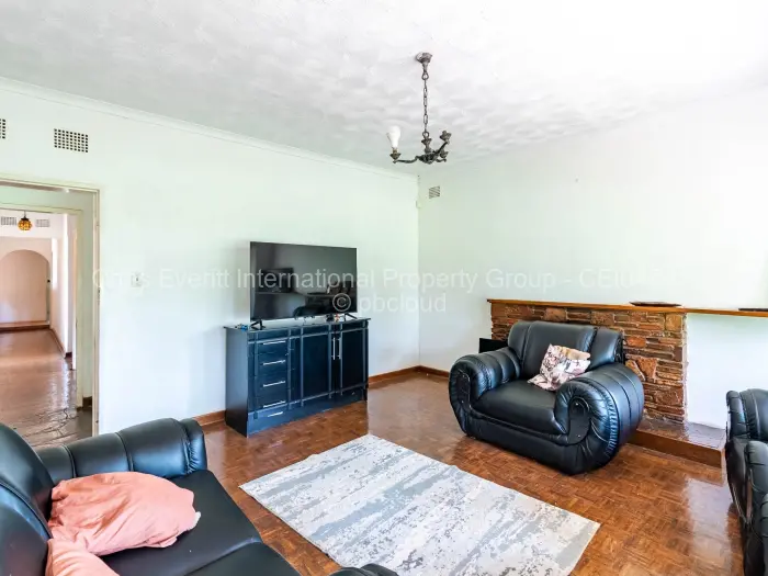 5 Bedroom House to Rent in Mount Pleasant