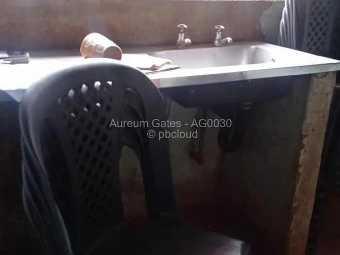 4 Bedroom House for Sale in Hatcliffe, Harare