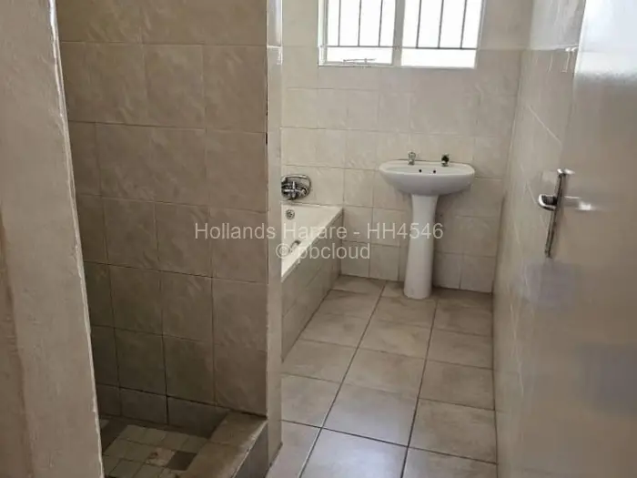 Townhouse/Cluster to Rent in Waterfalls, Harare