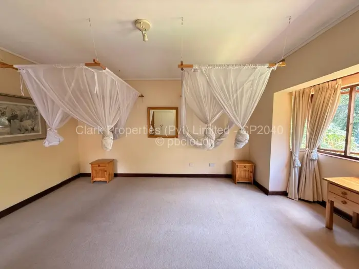 4 Bedroom House to Rent in Alexandra Park