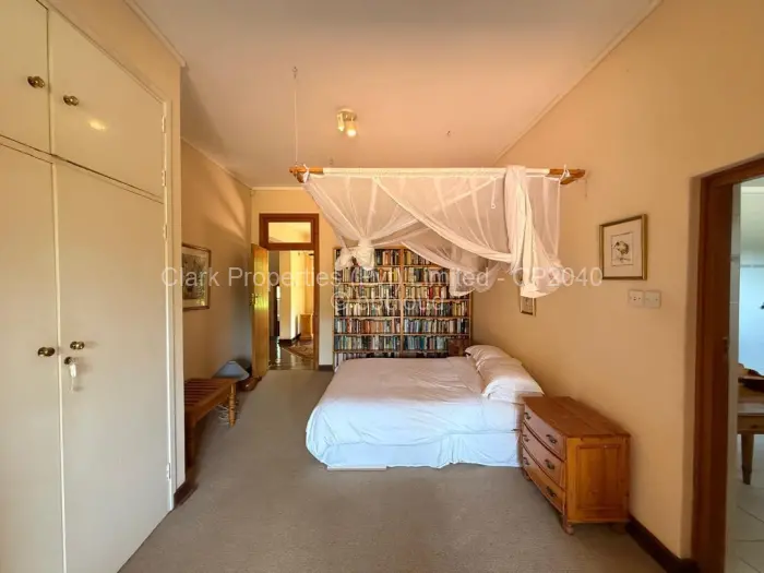 4 Bedroom House to Rent in Alexandra Park