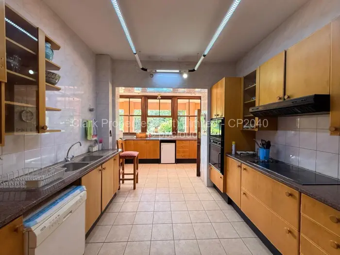 4 Bedroom House to Rent in Alexandra Park