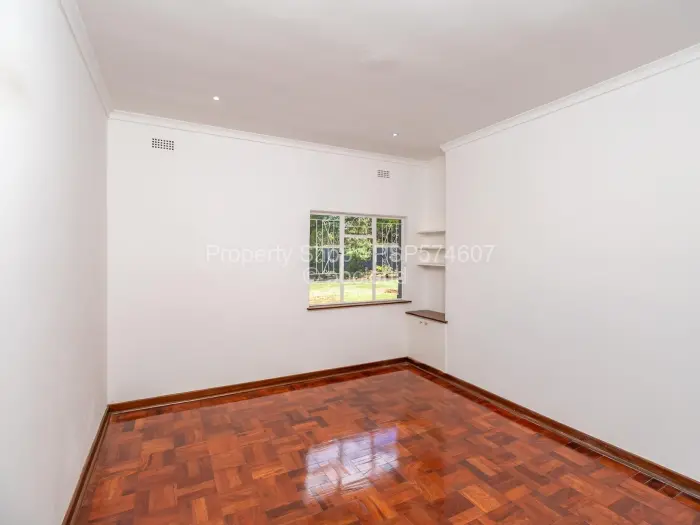 Office to Rent in Alexandra Park