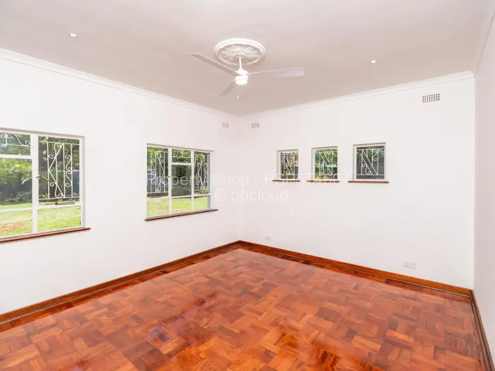 Office to Rent in Alexandra Park