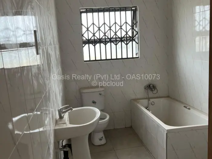 5 Bedroom House for Sale in Madokero Estates, Harare