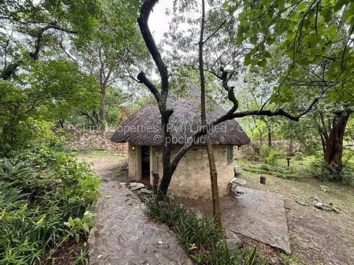 1 Bedroom Cottage/Garden Flat to Rent in Monavale