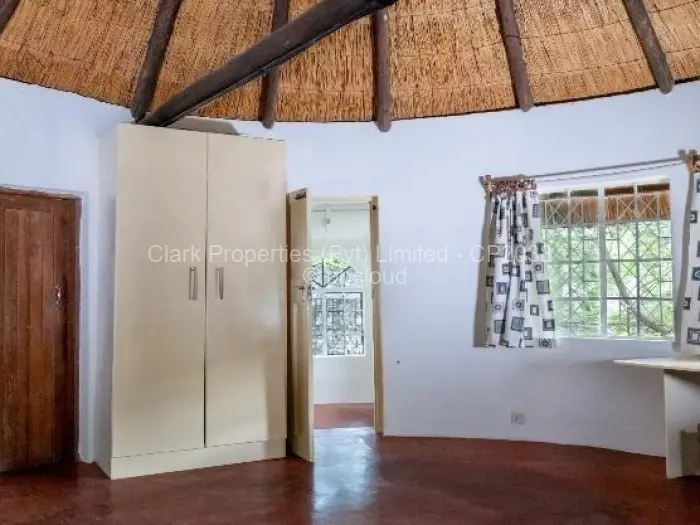 1 Bedroom Cottage/Garden Flat to Rent in Monavale