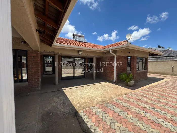 4 Bedroom House to Rent in Bluff Hill, Harare