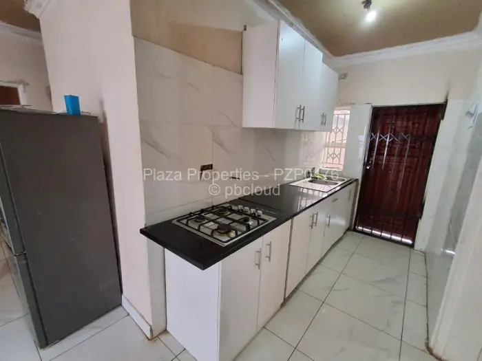 12 Bedroom House for Sale in Adelaide Pk Gweru, Gweru