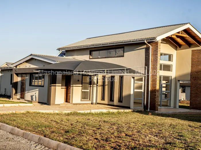 Townhouse/Cluster to Rent in Westgate, Harare