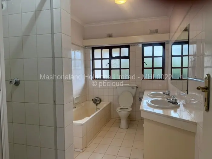 4 Bedroom House to Rent in Borrowdale, Harare