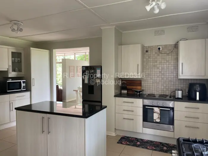 4 Bedroom House for Sale in Burnside, Bulawayo