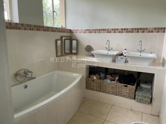 4 Bedroom House for Sale in Burnside, Bulawayo