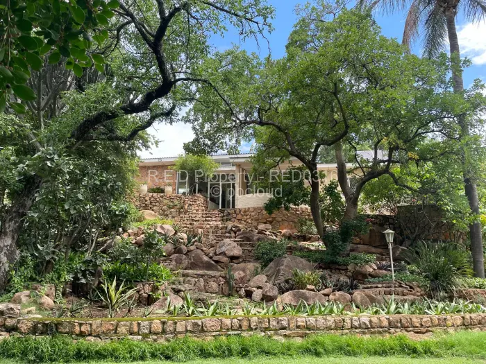 4 Bedroom House for Sale in Burnside, Bulawayo