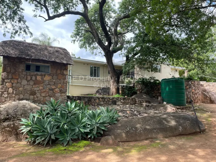 4 Bedroom House for Sale in Burnside, Bulawayo