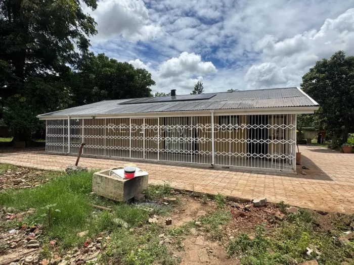 4 Bedroom House for Sale in Famona, Bulawayo