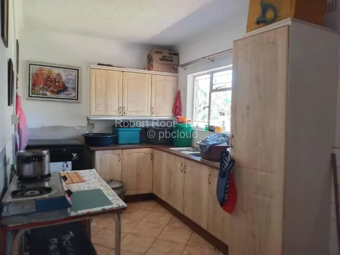 7 Bedroom House for Sale in Chisipite, Harare