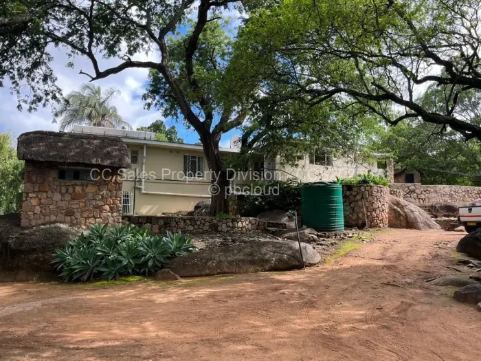 4 Bedroom House for Sale in Burnside, Bulawayo