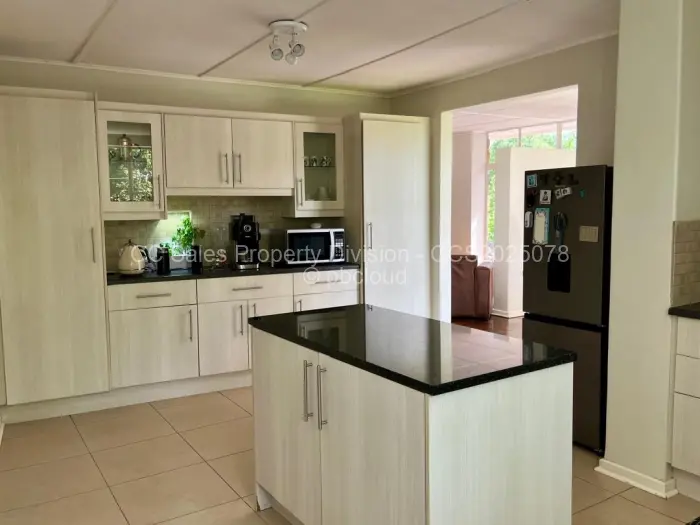 4 Bedroom House for Sale in Burnside, Bulawayo