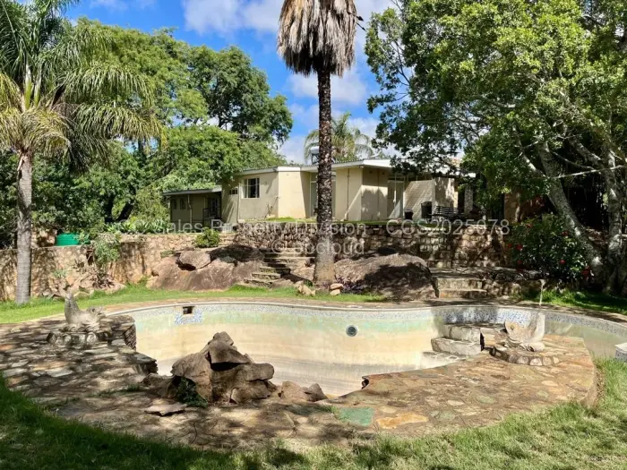 4 Bedroom House for Sale in Burnside, Bulawayo