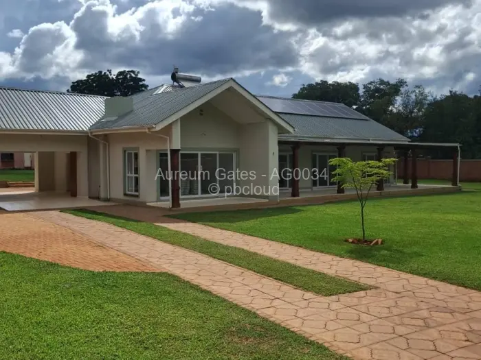 4 Bedroom House to Rent in Borrowdale, Harare
