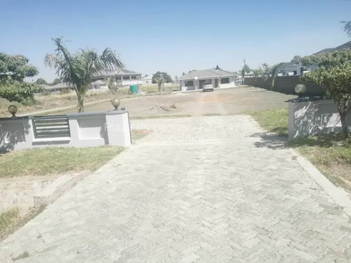 3 Bedroom Cottage/Garden Flat for Sale in Arlington, Harare