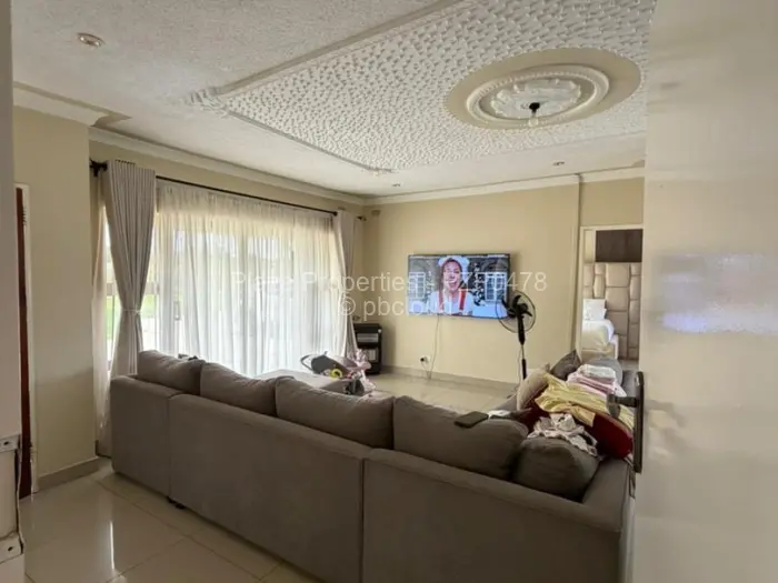 3 Bedroom Cottage/Garden Flat for Sale in Arlington, Harare