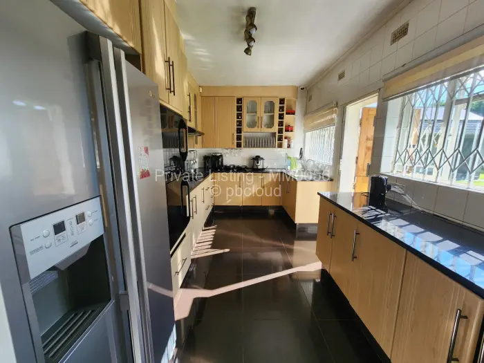 6 Bedroom House to Rent in Mount Pleasant, Harare