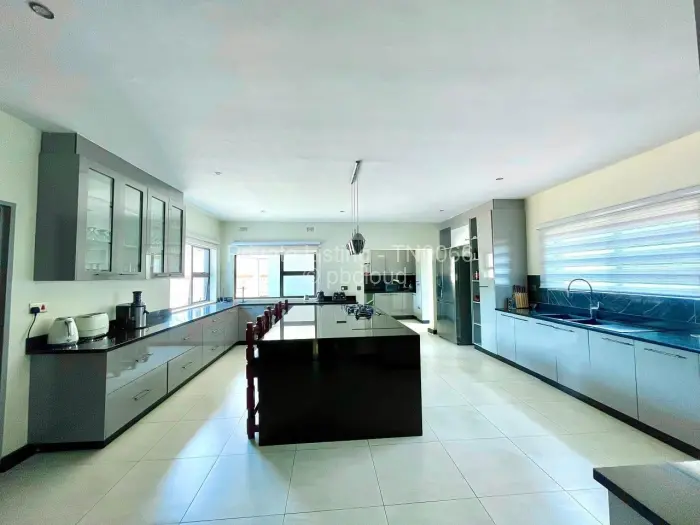 6 Bedroom House to Rent in Gletwin Park, Harare