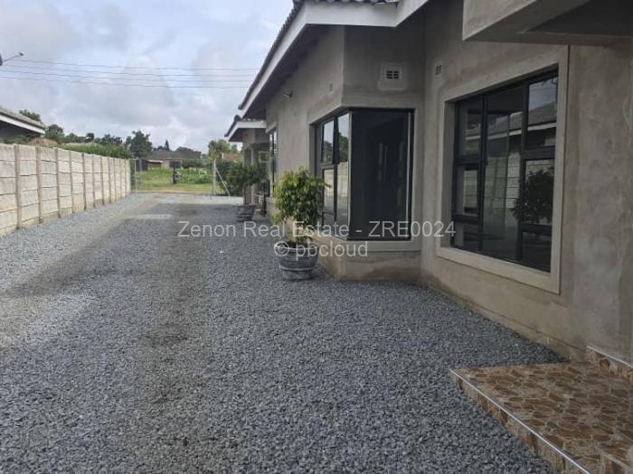 Townhouse/Cluster to Rent in Strathaven, Harare