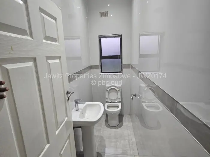 Townhouse/Cluster to Rent in Adylinn, Harare