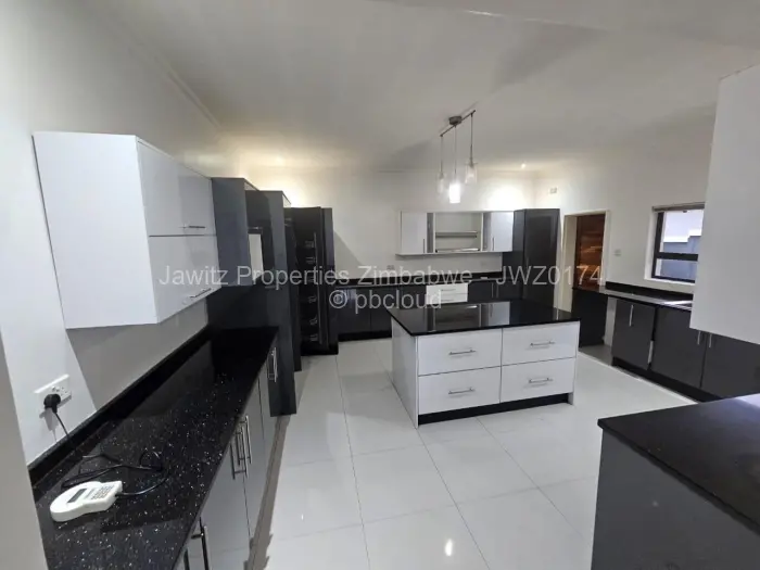 Townhouse/Cluster to Rent in Adylinn, Harare