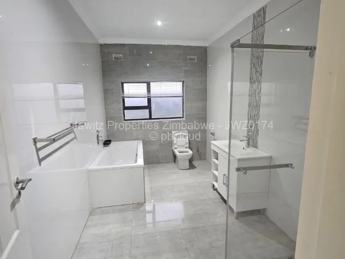 Townhouse/Cluster to Rent in Adylinn, Harare