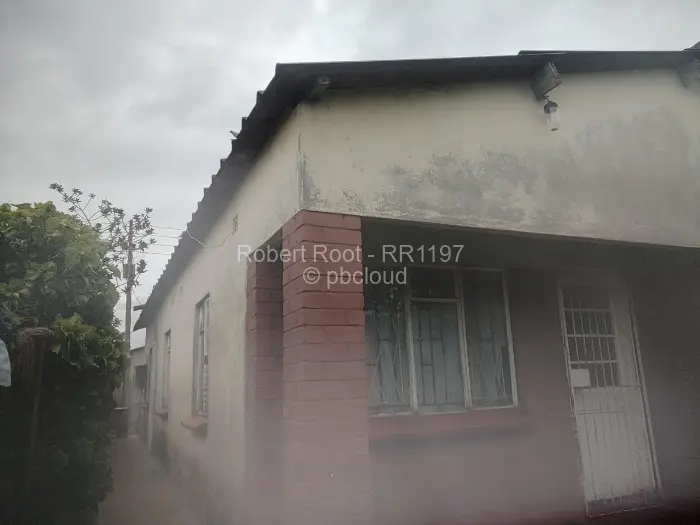 5 Bedroom House for Sale in Glen View, Harare