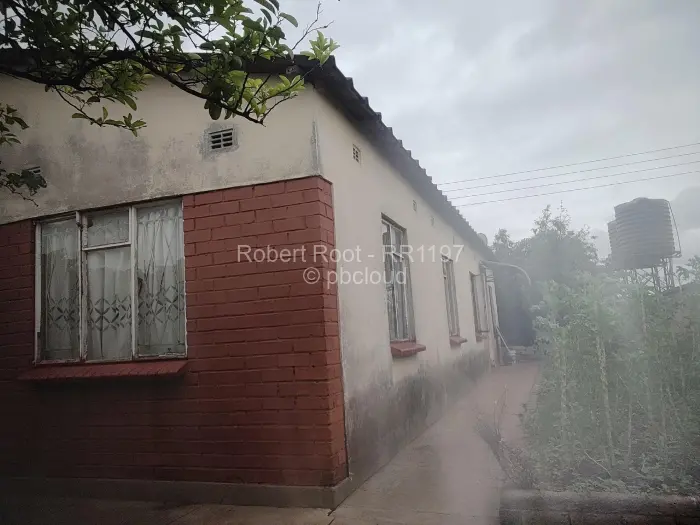 5 Bedroom House for Sale in Glen View, Harare