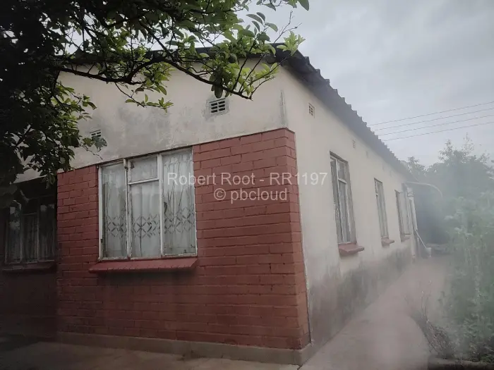 5 Bedroom House for Sale in Glen View, Harare