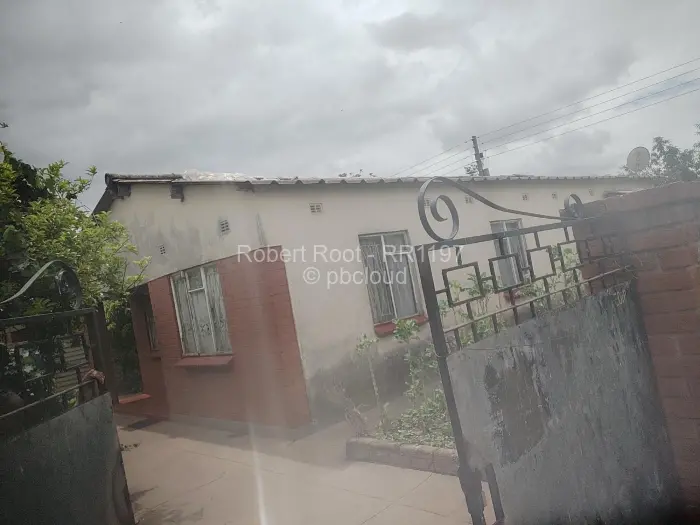 5 Bedroom House for Sale in Glen View, Harare