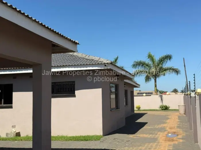 5 Bedroom House to Rent in Sandton Park
