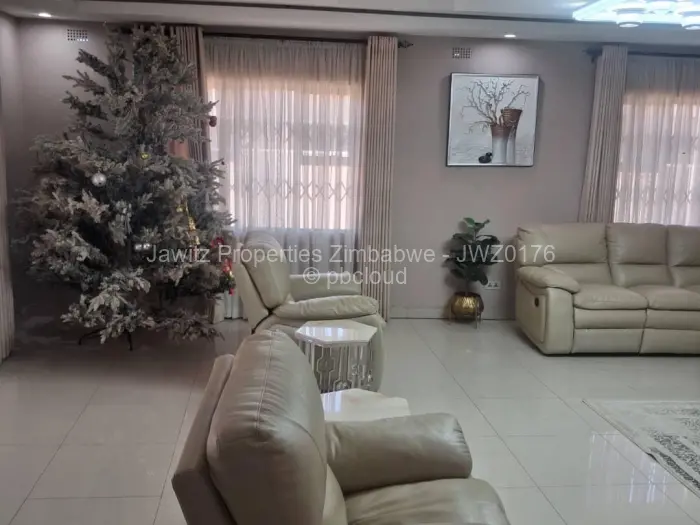 5 Bedroom House to Rent in Sandton Park