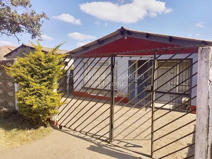 4 Bedroom House for Sale in Warren Park, Harare