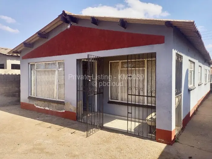 4 Bedroom House for Sale in Warren Park, Harare