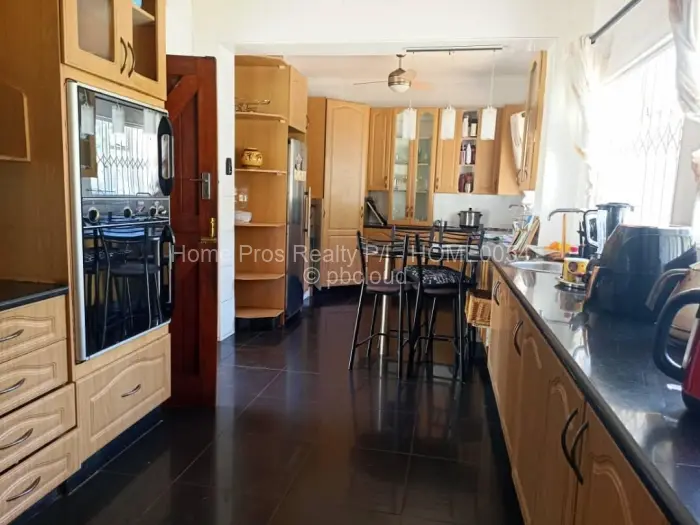 5 Bedroom House for Sale in Alexandra Park, Harare
