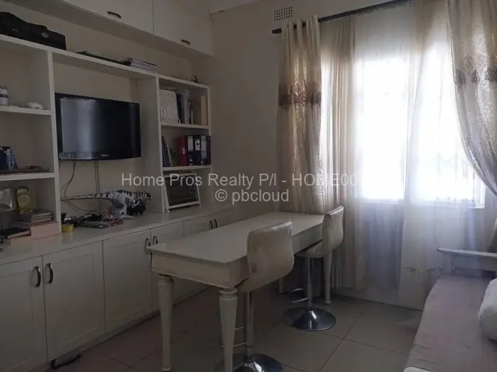 5 Bedroom House for Sale in Alexandra Park, Harare