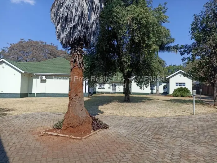 5 Bedroom House for Sale in Alexandra Park, Harare