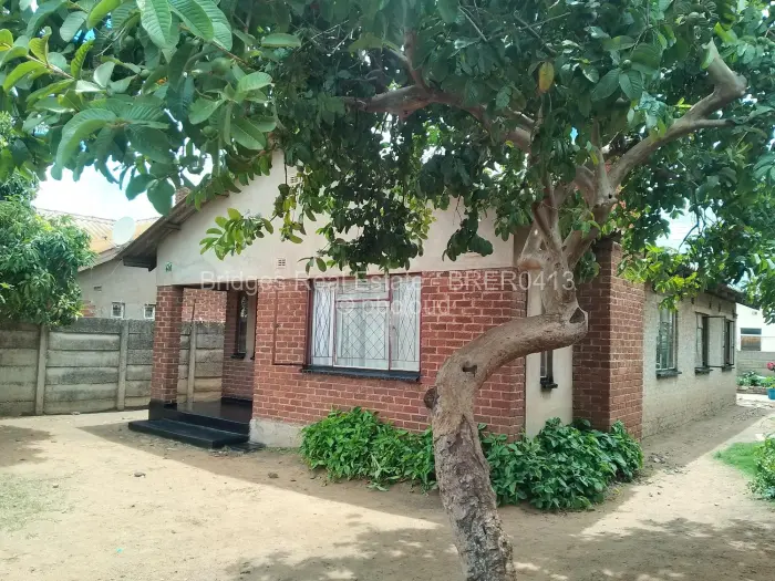 5 Bedroom House for Sale in Budiriro, Harare